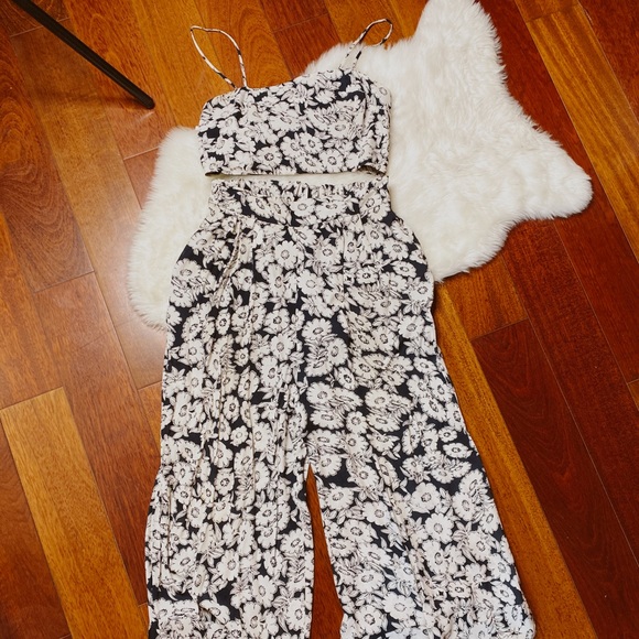 Free People Set - Picture 3 of 4